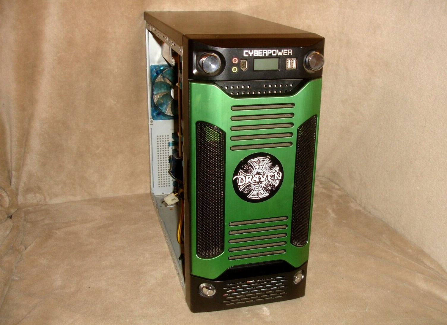 Cyberpower Gaming PC Case w/ PS Fan DVD RW Card RW NO SIDE PANELS Green. Available Now for $45.00